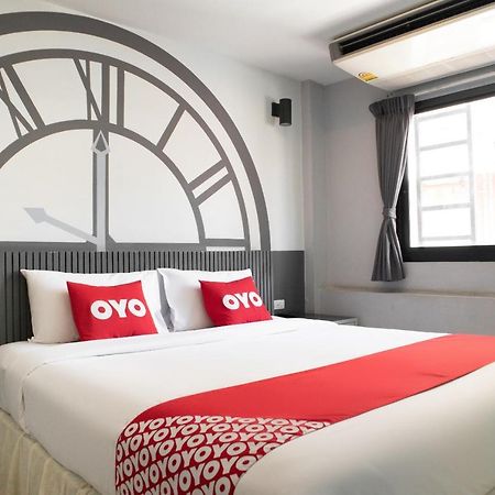 Oyo 501 At Night Hostel Phuket Exterior photo
